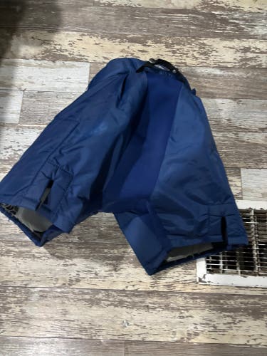 Intermediate Large 2023 Vaughn Velocity V10 Hockey Goalie Pants (Used)