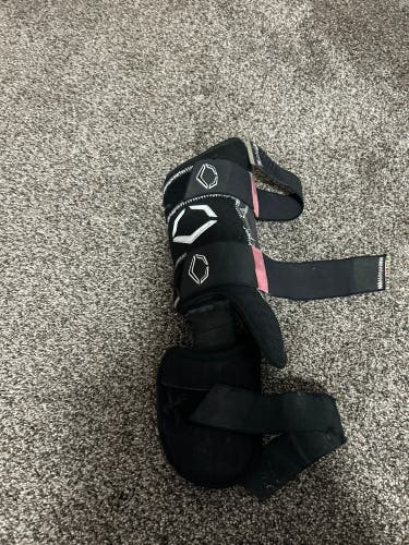 Black Junior EvoShield Leg guard Shin Guards (Used)