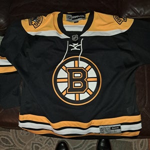 BOSTON BRUINS JERSEY