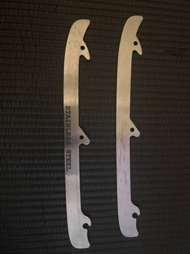 Graf Cobra Attack Stainless Steel Runners New 254 mm (New)