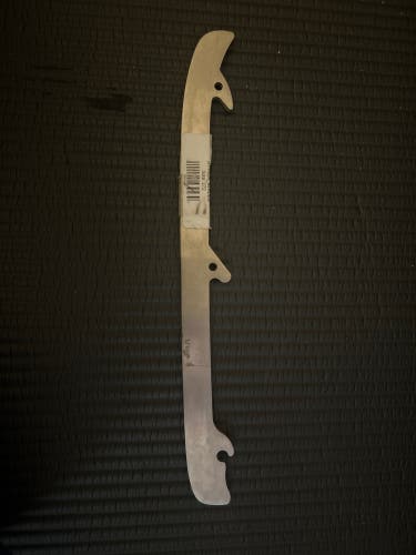 Graf 272 Attack Steel Runner Blades New Pair