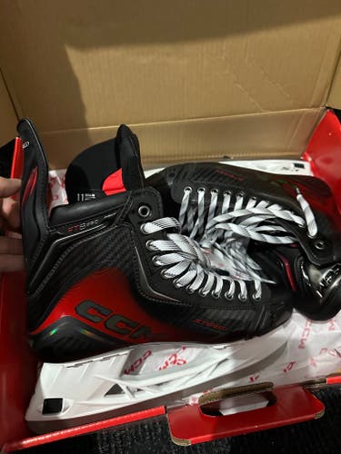 2025 CCM JetSpeed FT8 Pro Hockey Skates Regular Width 11 (New)
