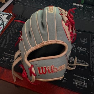 2024 Wilson A2000 RH Infield Baseball Glove 11.5" (Used)