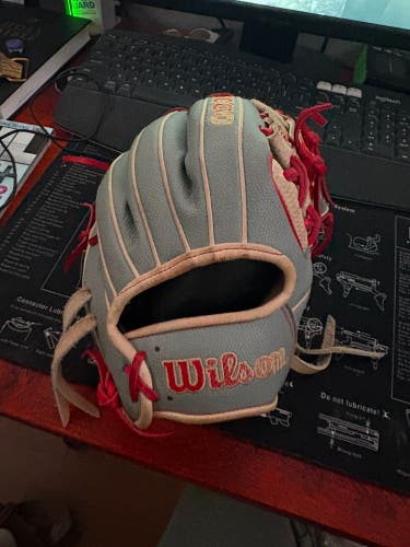 2024 Wilson A2000 RH Infield Baseball Glove 11.5" (Used)