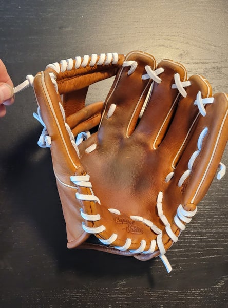 Infield RH Marucci Capitol Series Baseball Glove 11.5" (Used).