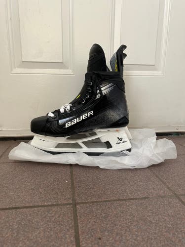 Bauer Vapor Hyperlite 2 Hockey Skates Extra Wide Width 7.5 (New)
