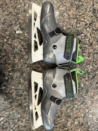 2024 Bauer Konekt HF2 Intermediate Goalie Skates Hockey Goalie Skates Regular Width Size 3 (Used)