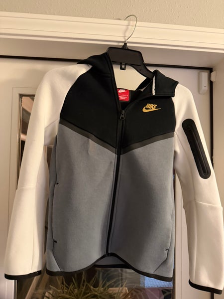 Nike Tech Sweatshirt- Boys Large