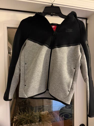 Nike Tech Sweatshirt Boys Large