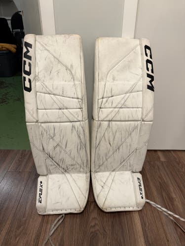 35" CCM Extreme Flex 6 Goalie Leg Pads (Used)
