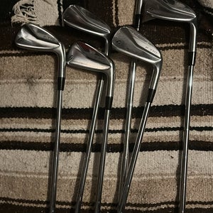 2021 TaylorMade Right Handed Iron Set Extra Stiff Flex Steel Shaft (Used)