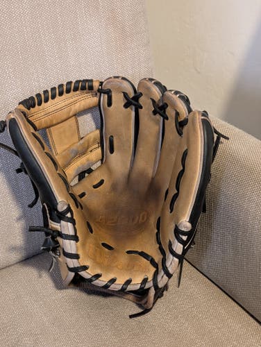 Infield RHT Wilson A2000 1786 Baseball Glove 11.5" (Used)