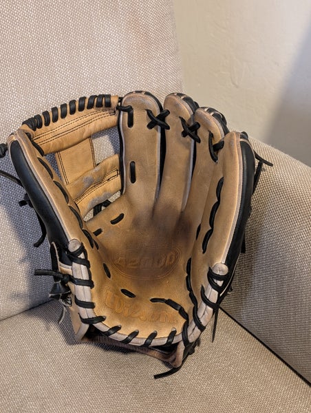 Infield RHT Wilson A2000 1786 Baseball Glove 11.5" (Used)
