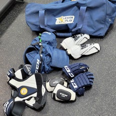 Used CCM JR KIT GLV ELB PANT SHLDR Youth Shoulder Pads SM 11497-C000154139