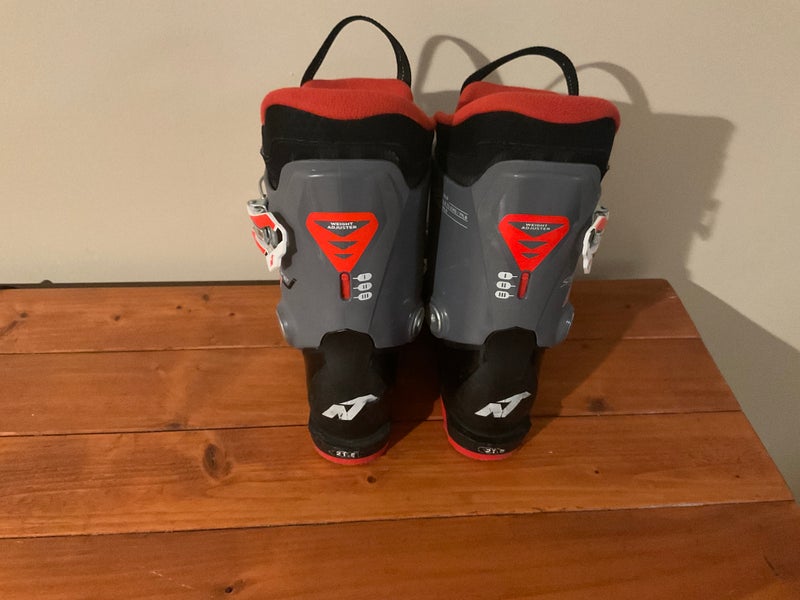 Mondo 21 & 21.5 Kid's Nordica All Mountain SpeedMachine Ski Boots (Used)