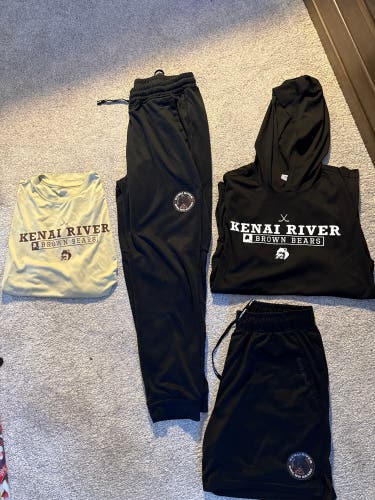 Black Large Men's Bauer Pants (Used)