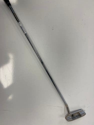 Cleveland Classic I Blade Right Handed Putter 35" (Used)