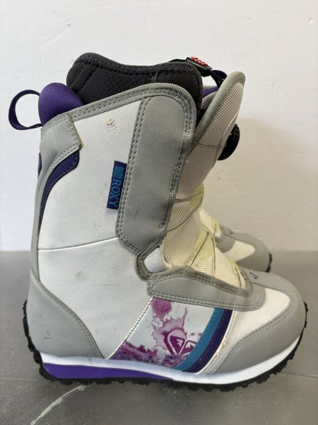 Womens Size 7 Roxy BOA Lacing System Snowboard Boots