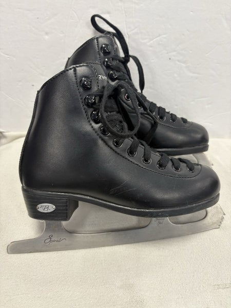 Boys Junior Size 2 Black Riedell Figure Ice Skates. Excellent Condition