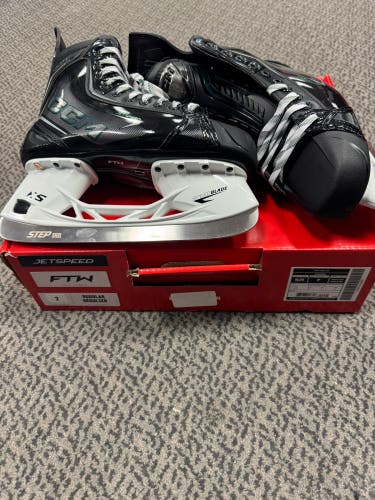 CCM Jetspeed FTW Hockey Skates 7 (New) Regular width