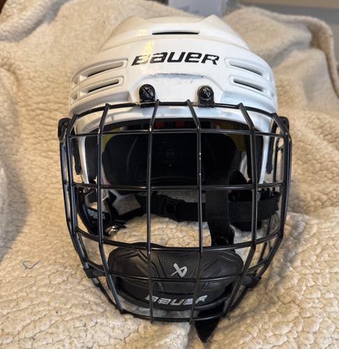 Small Bauer Re-Akt 75 Helmet (Used)