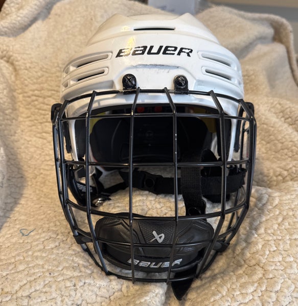 Small Bauer Re-Akt 75 Helmet (Used)