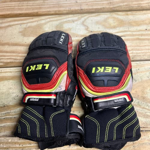 Black Youth Unisex Leki Gloves size 6