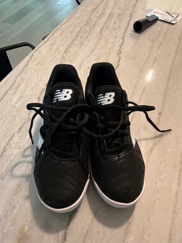 Black Men's 4.5Y (Big Kids / Youth) Youth New Balance 4040v7 Low Top Molded Cleats (New)