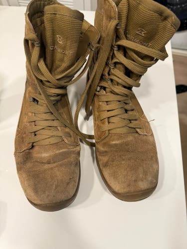 Used combat boots. Men's Size M 11.0