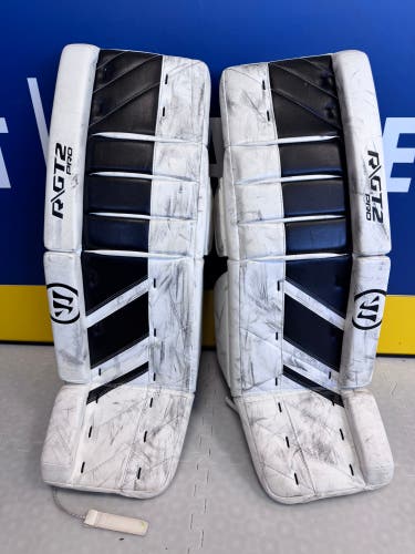 33" Junior Warrior Ritual GT2 Pro Goalie Leg Pads (Used)