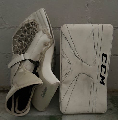 Senior CCM Revolution 575 Regular blocker/CCM Extreme Flex 760 Regular trapper