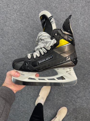 Bauer Supreme 3S Pro Hockey Skates Regular Width Size 5 (New)
