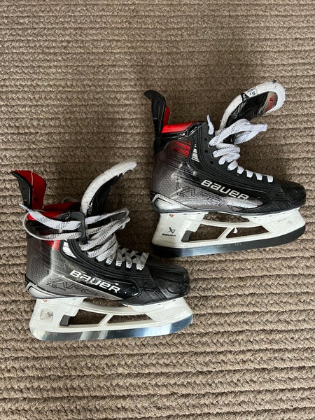 2024 Bauer Vapor X5 Pro Hockey Skates Size 5.5 (Used)