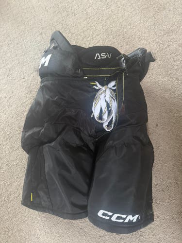 Junior Large CCM Tacks AS-V Hockey Pants (Used)