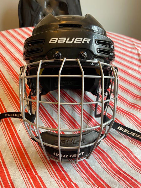 Medium Bauer Re-Akt 75 Helmet (Used)