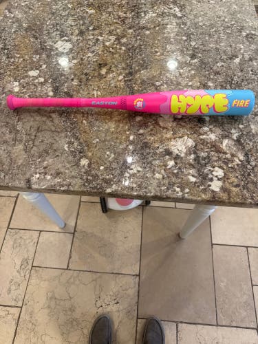 2025 Easton Hype Fire Pool Party(-10) 17 oz 27" (Almost New)