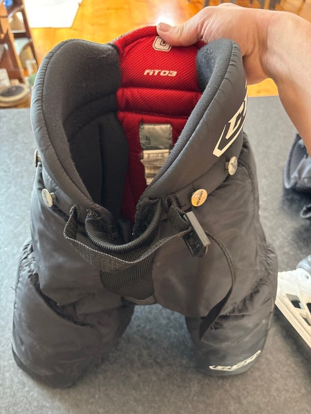 Youth Large CCM U+ Fit03 Hockey Pants (Used)