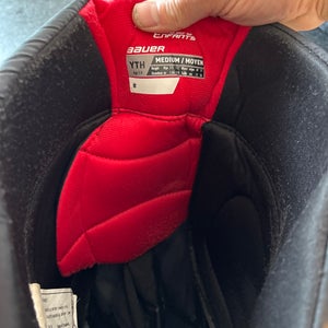 Youth Medium Bauer Lil Sport Hockey Pants (Used)