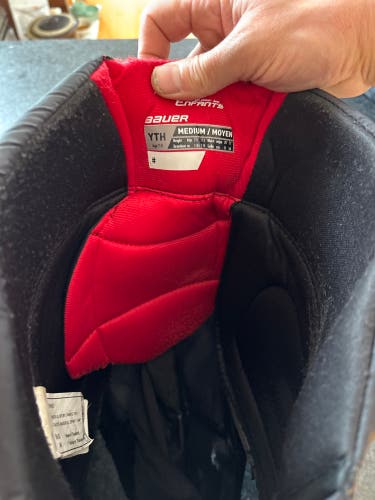 Youth Medium Bauer Lil Sport Hockey Pants (Used)