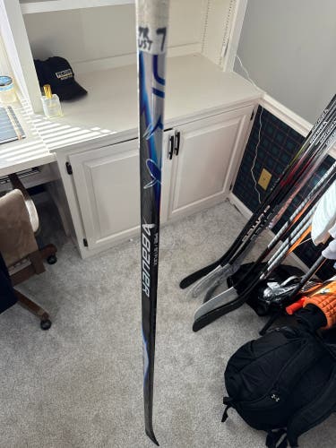 Senior Bauer Vapor FlyLite Right Handed Hockey Stick P92 87 Flex (Used)