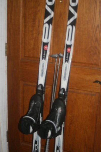 Rossignol EVO Cross Country 160cm Skis With Bindings, Boots and Ski Poles
