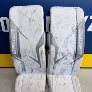 White XS Senior Bauer Sv-Pro Goalie Leg Pads (Used)
