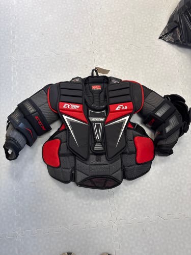 Junior Large/Extra Large CCM Extreme Flex E2.5 Goalie Chest Protector (Used)
