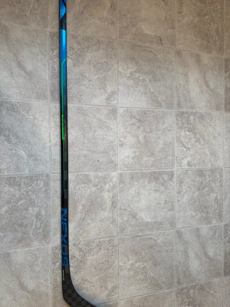Intermediate Bauer Nexus Geo Right Handed Hockey Stick P28 65 Flex (New)