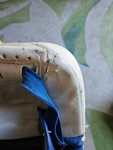 33" Warrior Ritual G2 Goalie Leg Pads (Used)