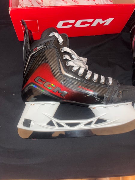 2025 CCM JetSpeed FT8 Pro Hockey Skates Regular Width 8 (Used)