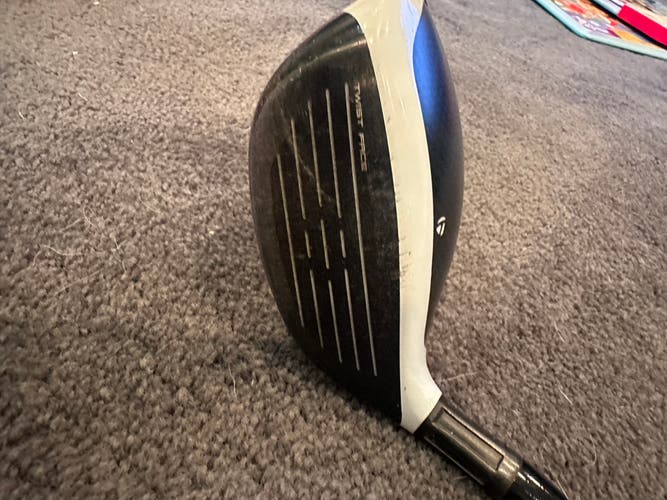 TaylorMade SIM 2 Right Handed Fairway Wood Stiff Flex 3 Wood (Used)