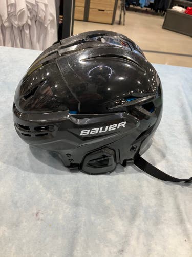 Black Medium Bauer Re-Akt 55 Helmet (Used)
