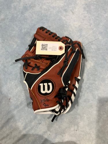 Brown Wilson A550 RH Baseball Glove 11.5" (Used)