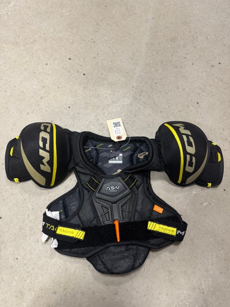 Medium Youth CCM Tacks AS-V Pro Shoulder Pads (Used)